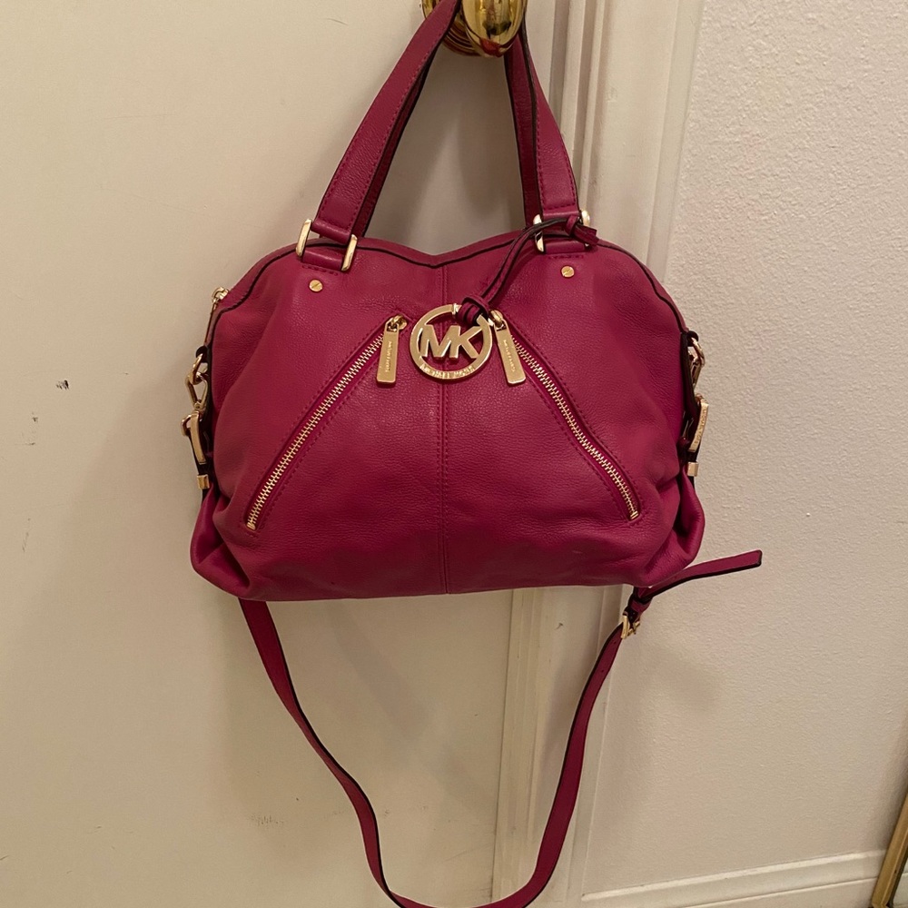 MICHAEL KORS BEAUTIFUL PINK LEATHER PURSE